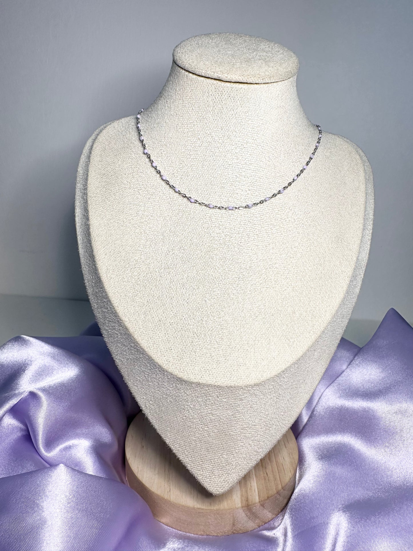 Collier Gravure violet