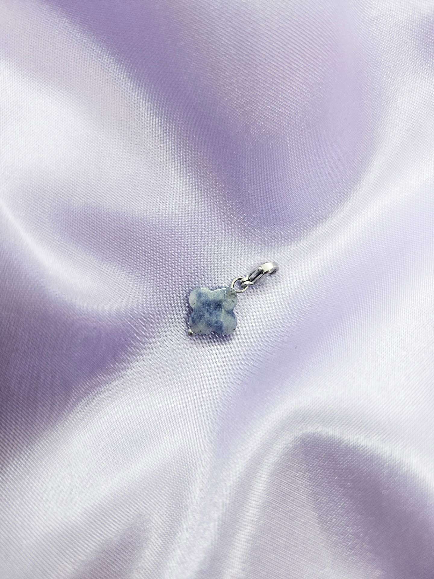 Charm Trèfle Sodalite